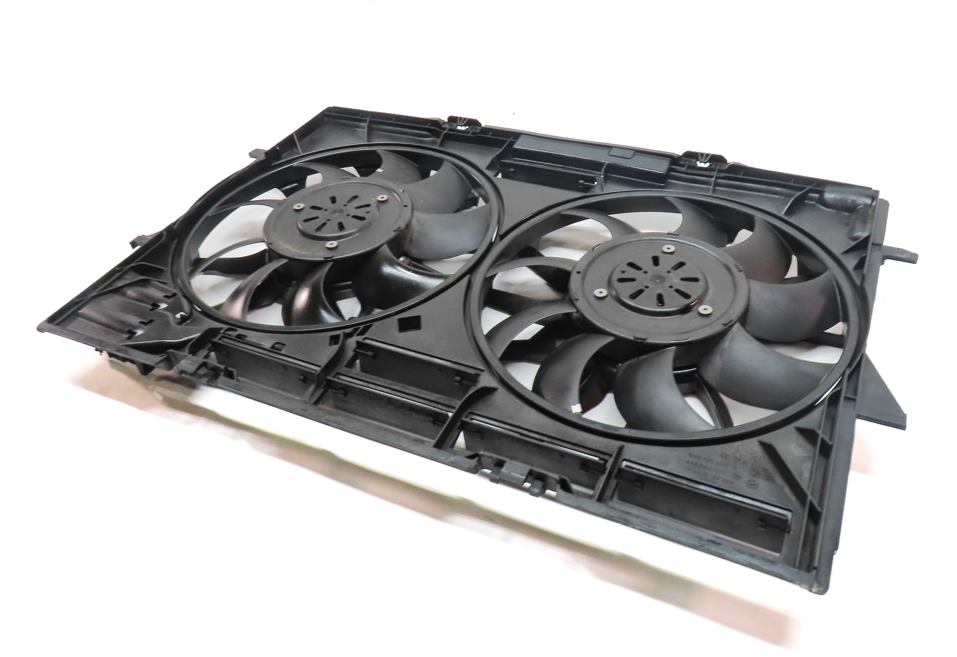 12-18 AUDI A6 A7 (C7) 3.0L SUPERCHARGED ENGINE RADIATOR COOLING FAN w/ SHROUD — exact item pictured